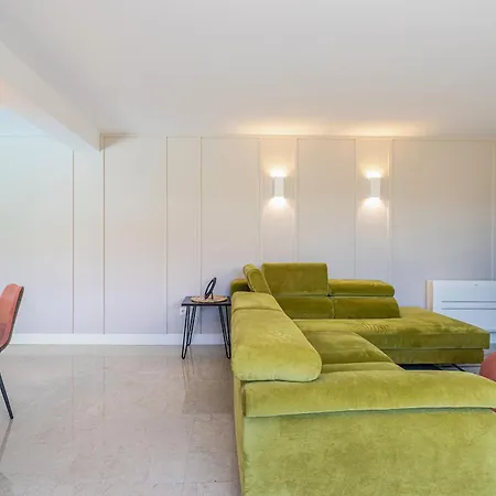 Apartment Siora Njivice